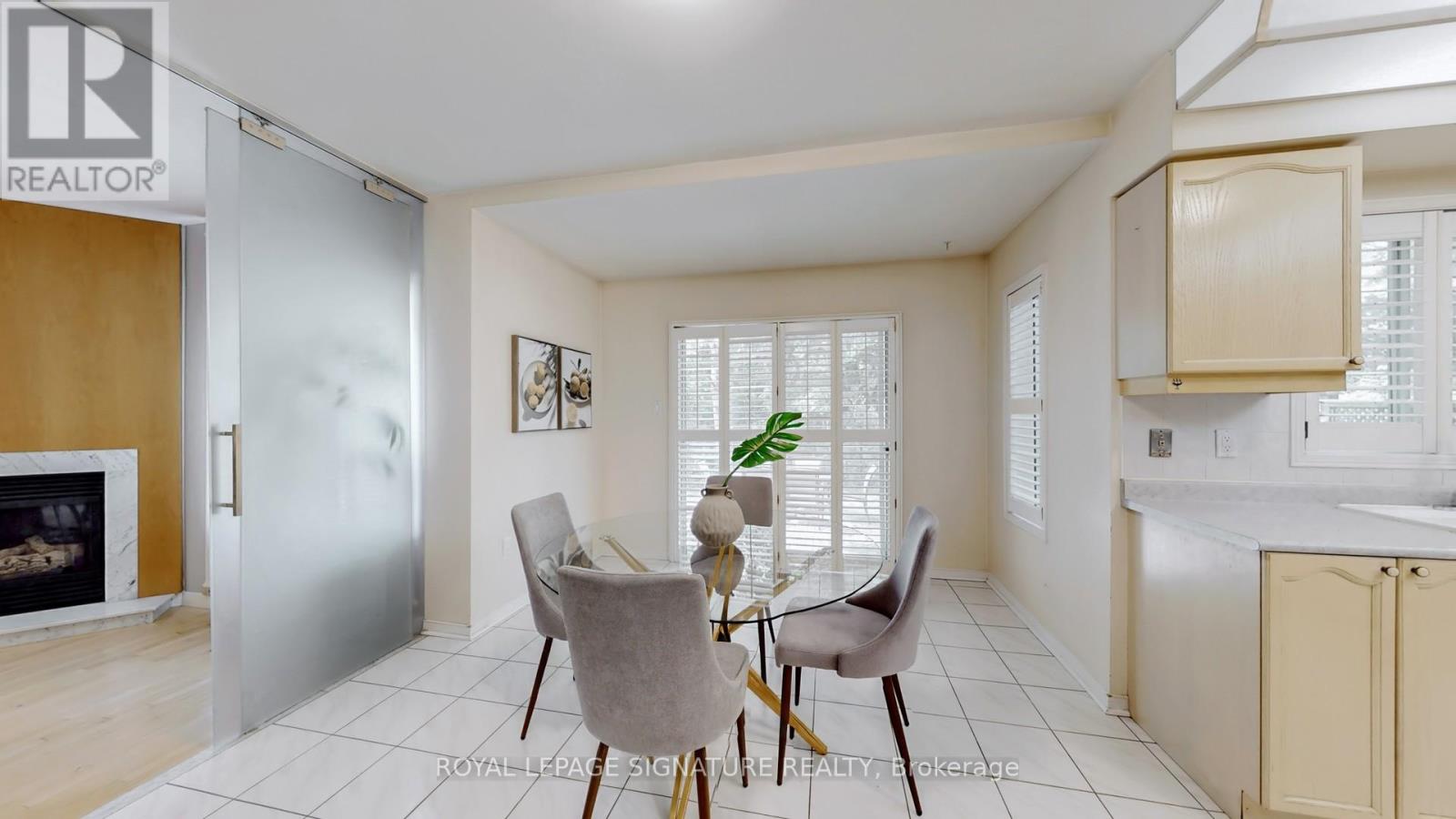 Photo 23 of 88 Larratt Lane, Richmond Hill ON