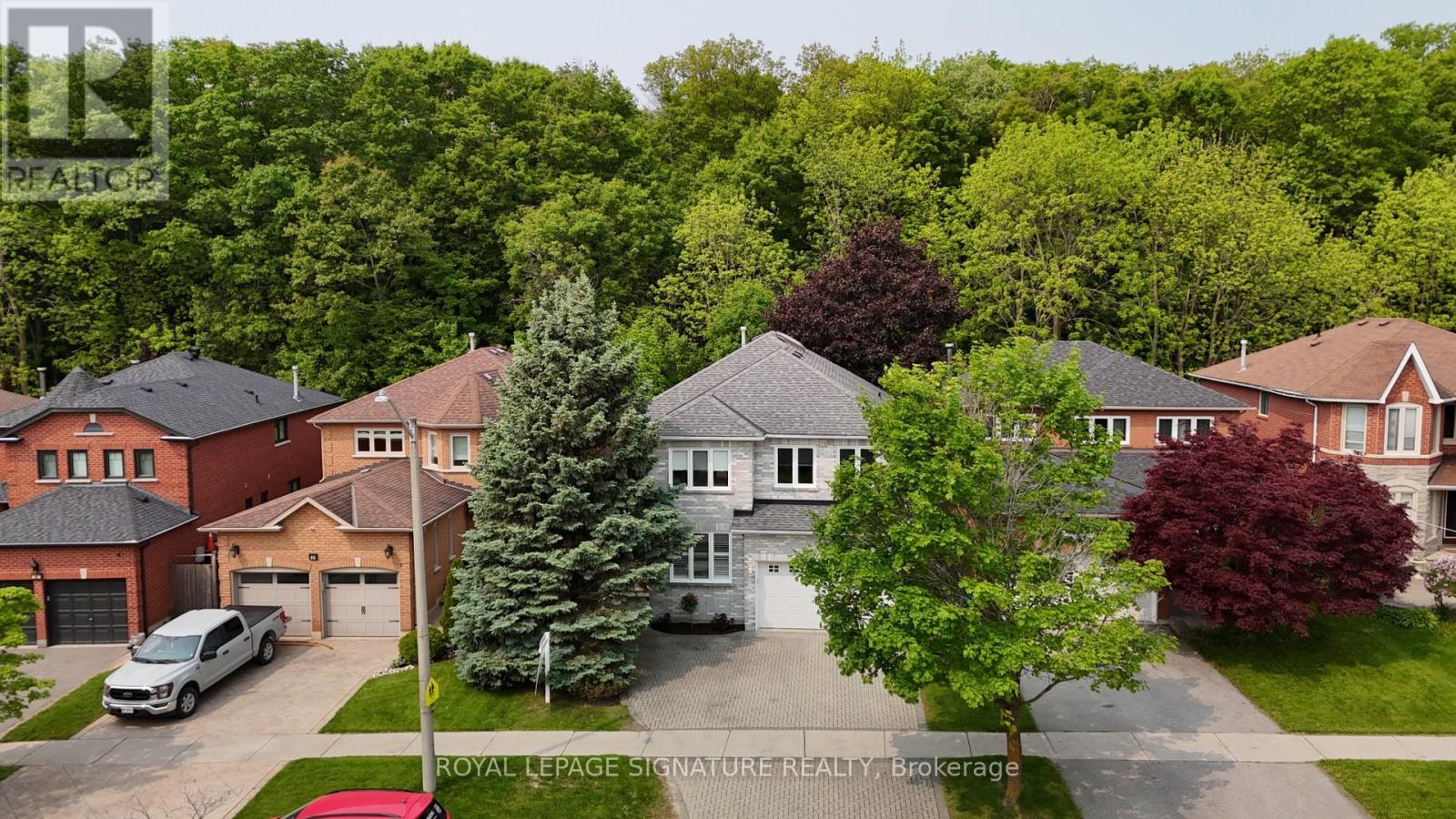 Photo 5 of 88 Larratt Lane, Richmond Hill ON