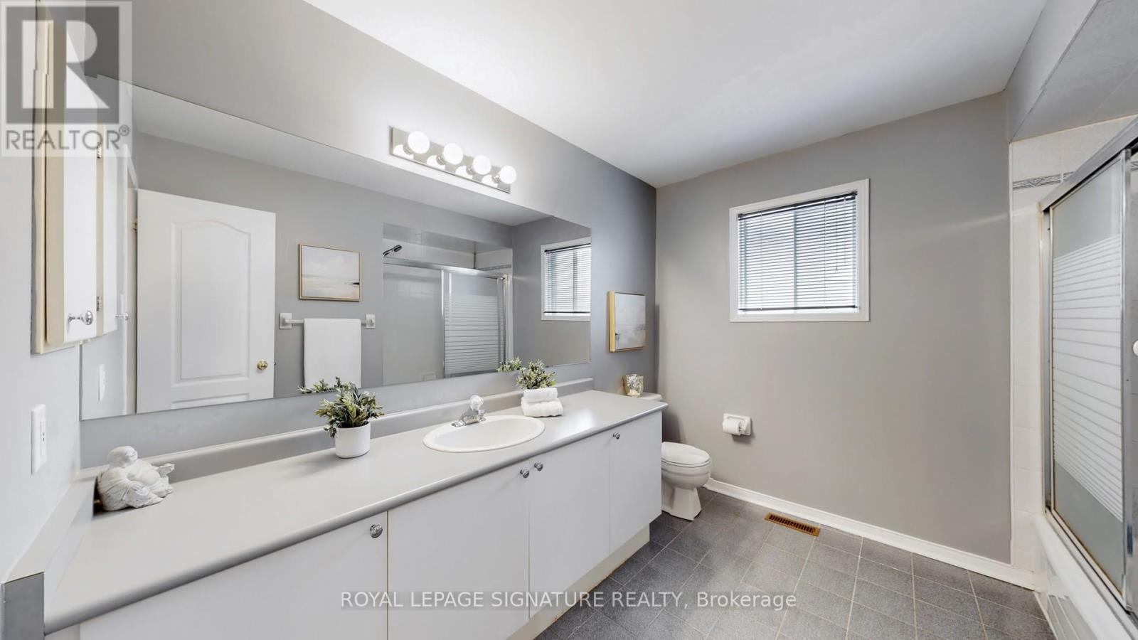 Photo 28 of 88 Larratt Lane, Richmond Hill ON