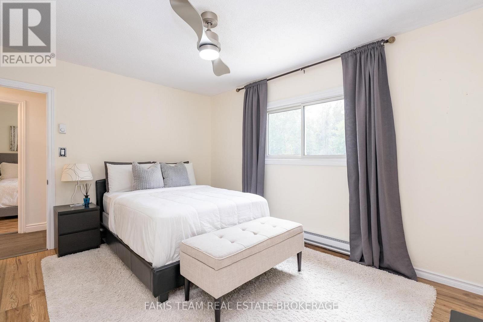 Photo 15 of 210 Parkview Drive, Innisfil ON