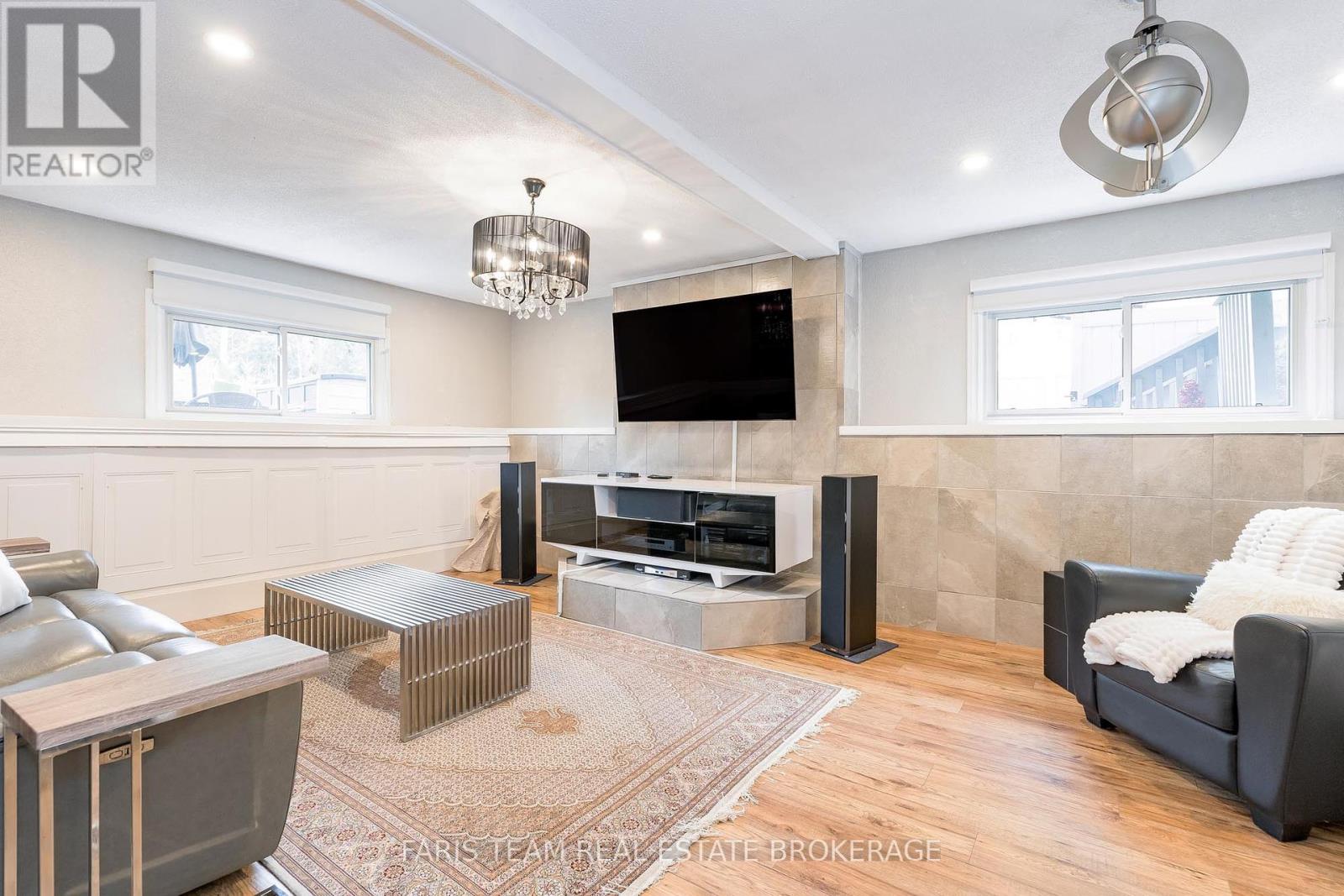 Photo 18 of 210 Parkview Drive, Innisfil ON