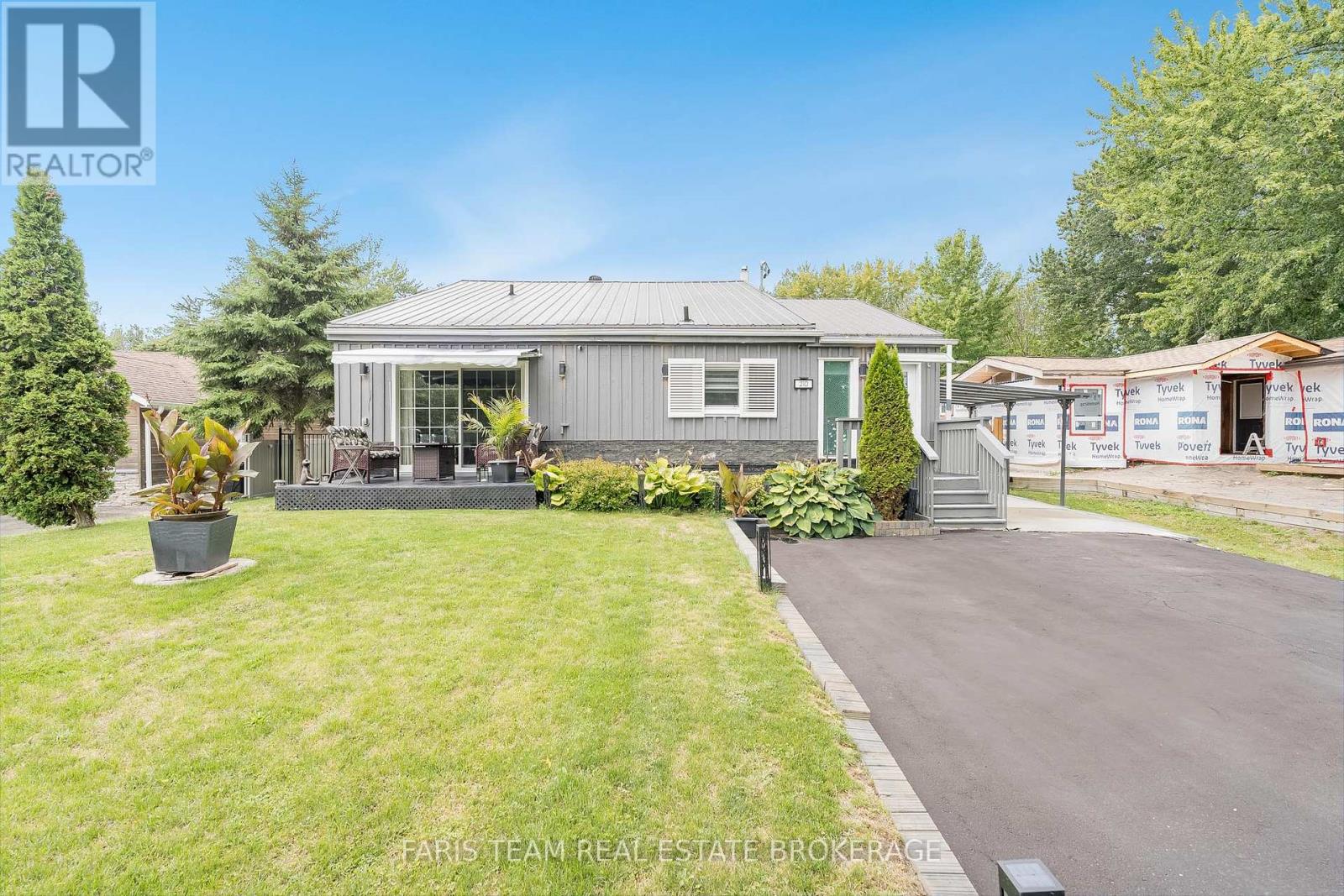 Photo 2 of 210 Parkview Drive, Innisfil ON