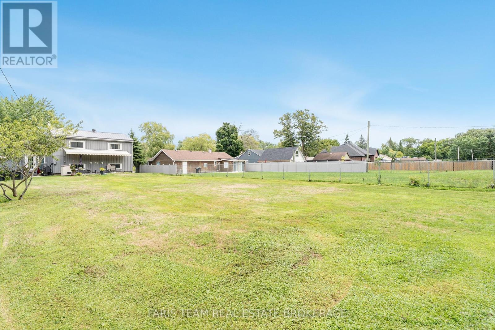 Photo 25 of 210 Parkview Drive, Innisfil ON