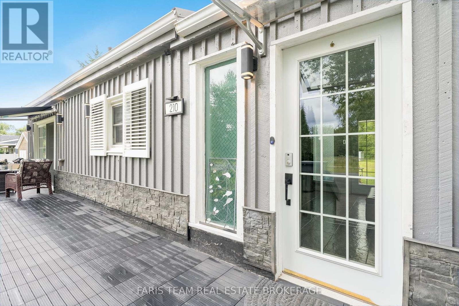 Photo 4 of 210 Parkview Drive, Innisfil ON