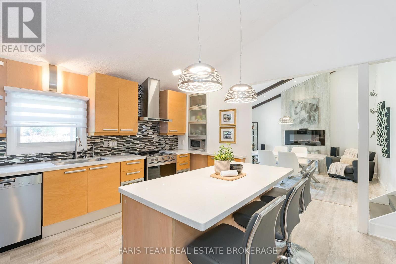 Photo 6 of 210 Parkview Drive, Innisfil ON