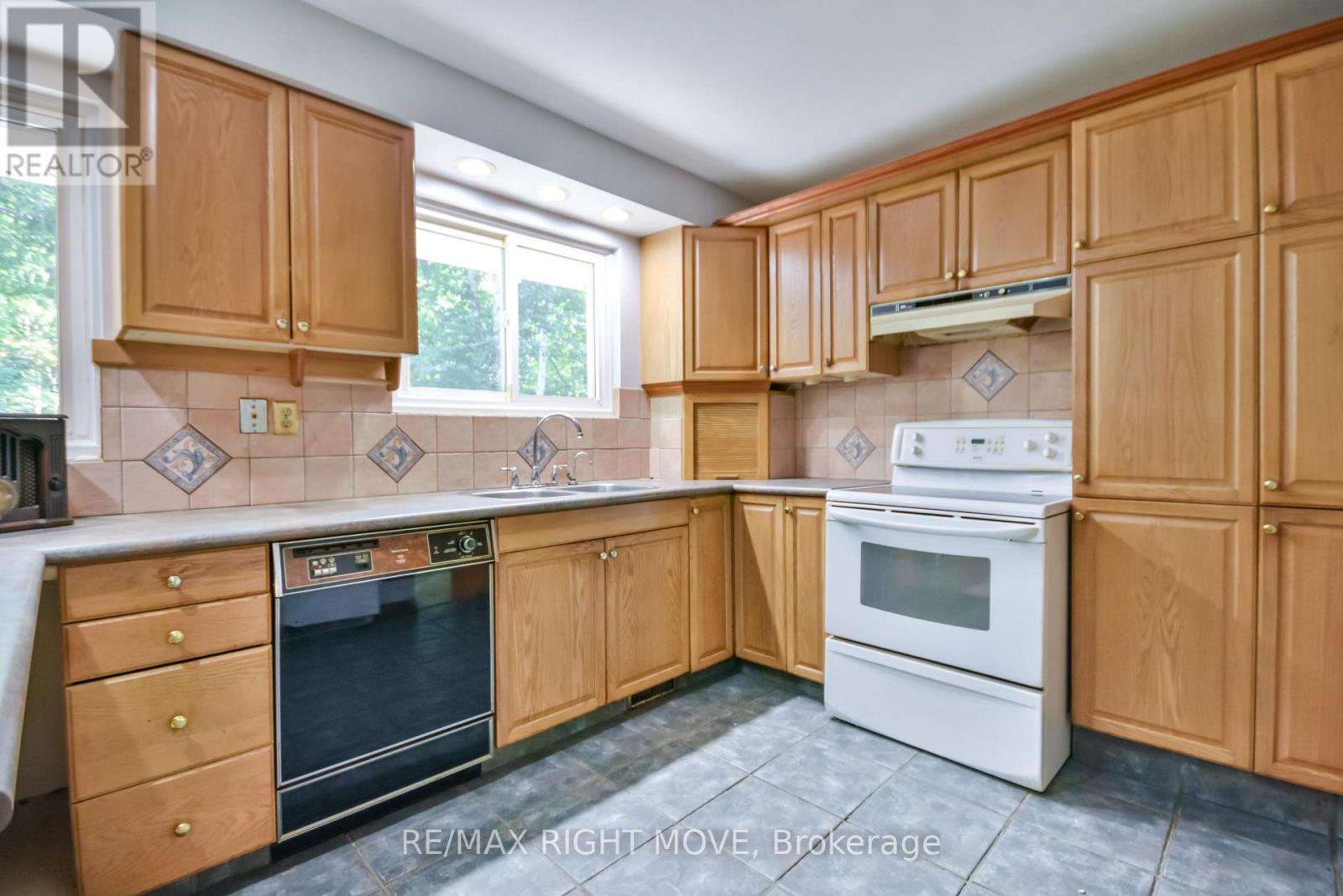 Photo 28 of 1781 Mt St Louis Road E, Oromedonte ON
