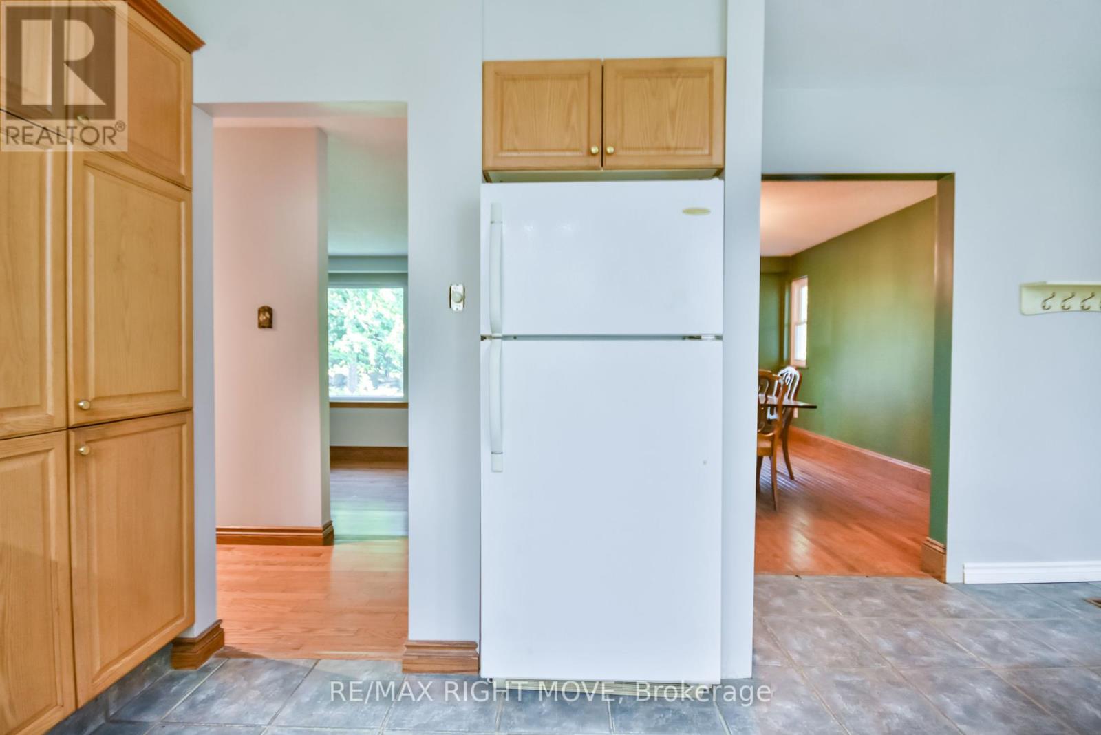 Photo 10 of 1781 Mt St Louis Road E, Oromedonte ON
