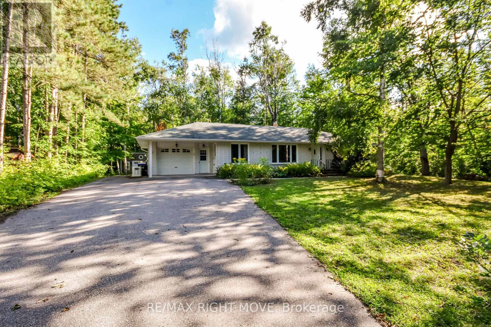 Photo 42 of 1781 Mt St Louis Road E, Oromedonte ON