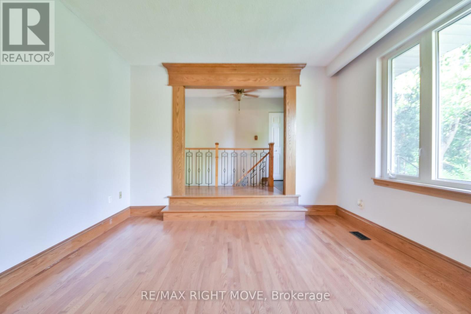 Photo 9 of 1781 Mt St Louis Road E, Oromedonte ON