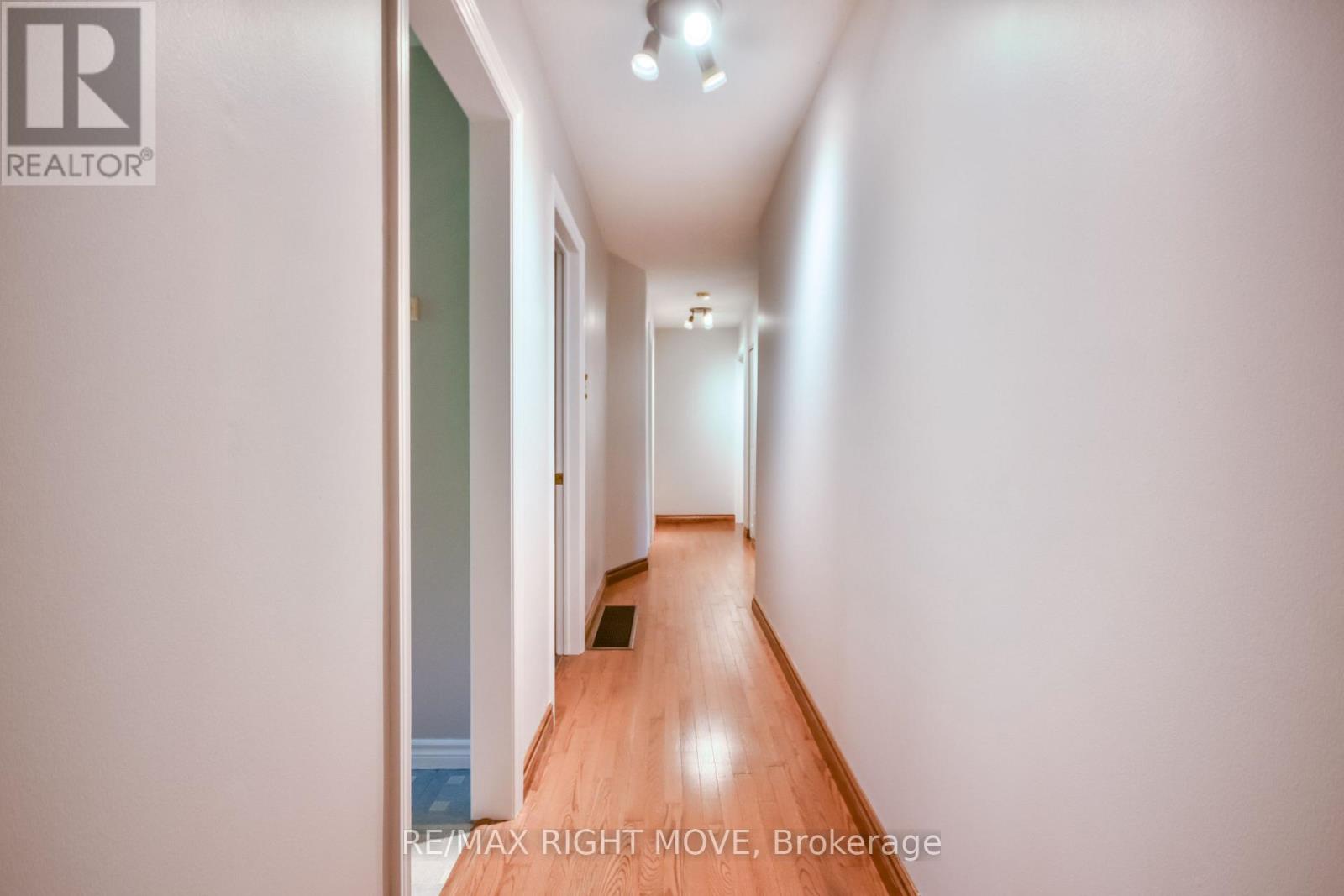Photo 20 of 1781 Mt St Louis Road E, Oromedonte ON