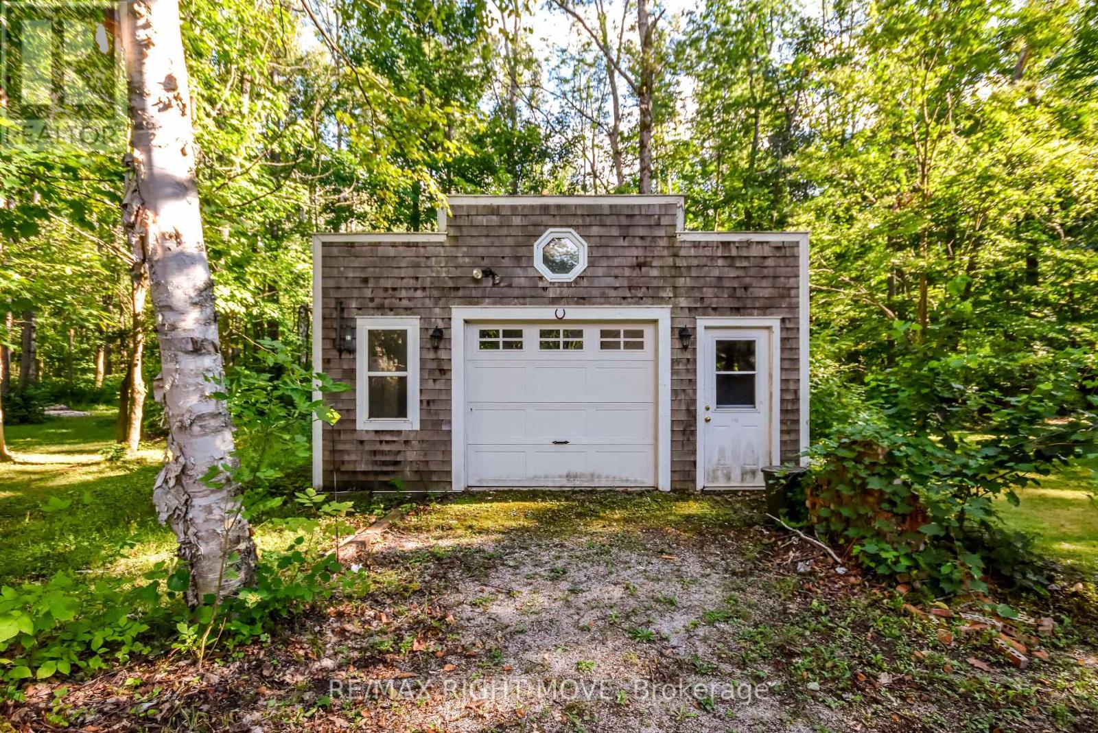 Photo 6 of 1781 Mt St Louis Road E, Oromedonte ON