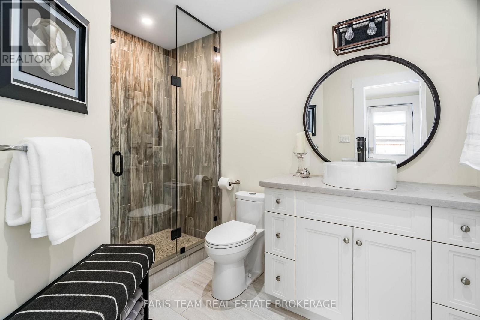Photo 39 of 92 Nelson Street, Barrie ON