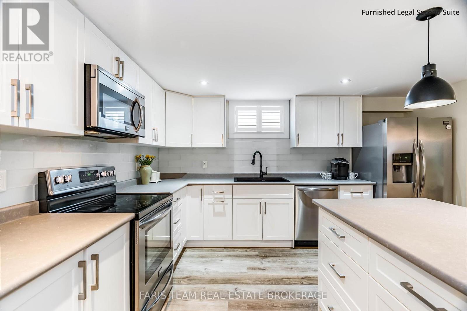 Photo 14 of 92 Nelson Street, Barrie ON