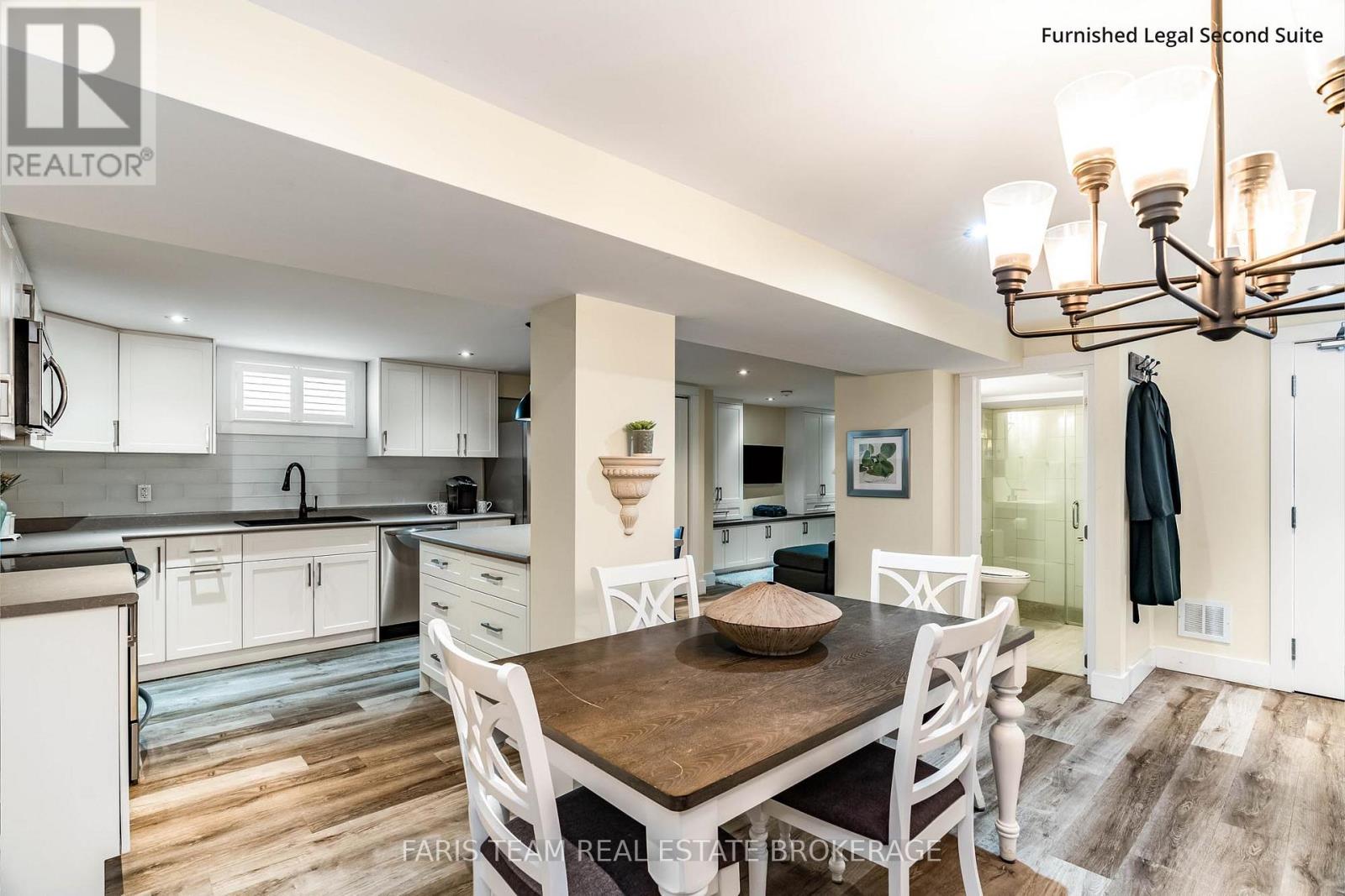 Photo 27 of 92 Nelson Street, Barrie ON