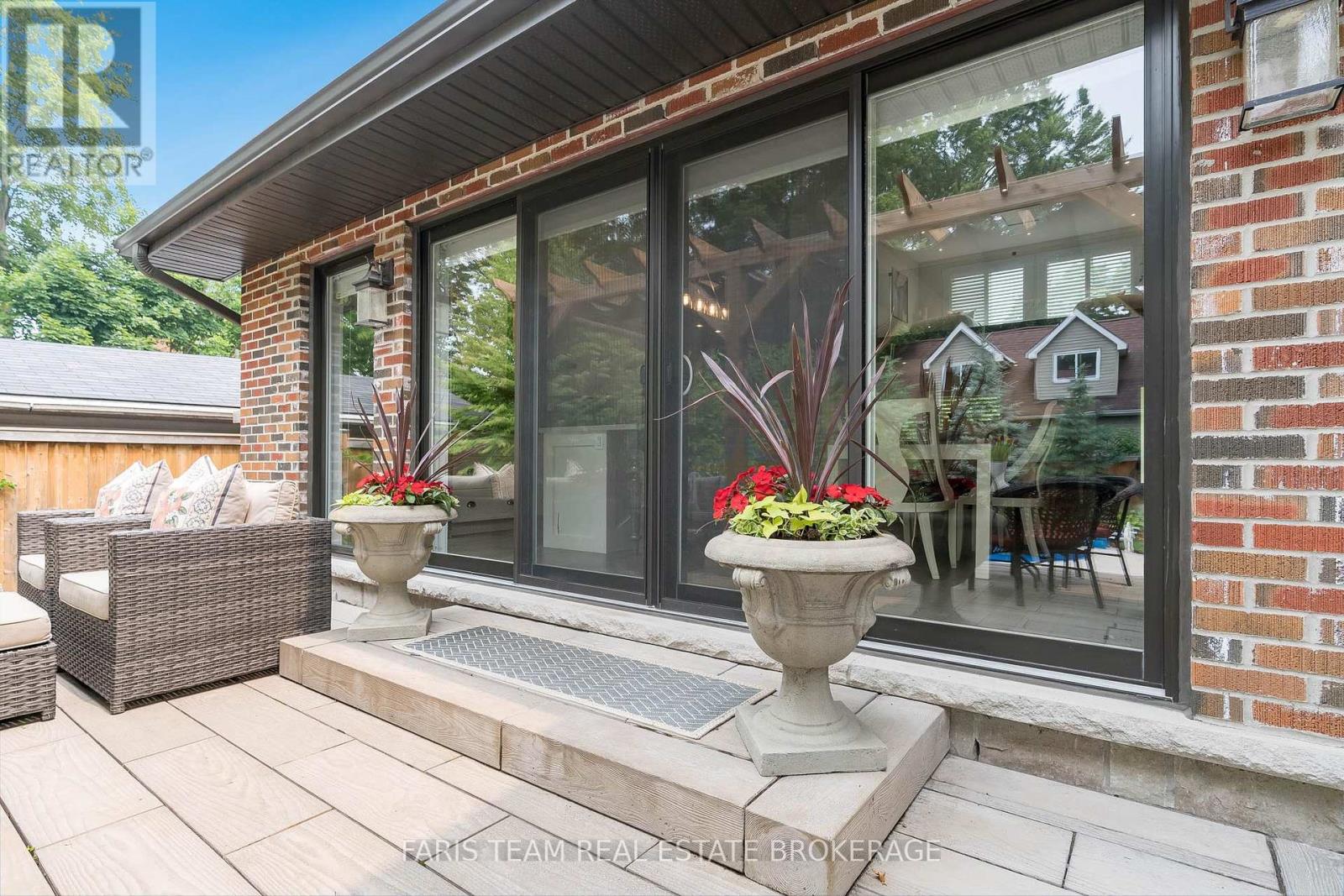 Photo 16 of 92 Nelson Street, Barrie ON