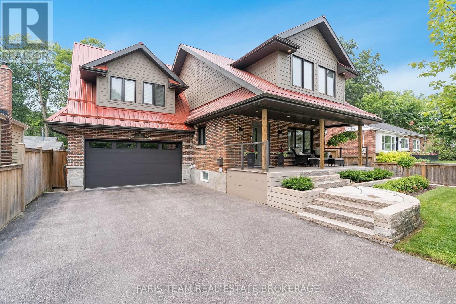 Photo 9 of 92 Nelson Street, Barrie ON