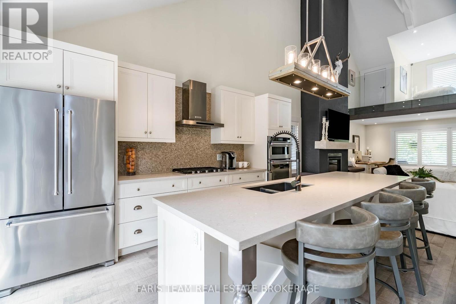 Photo 1 of 92 Nelson Street, Barrie ON