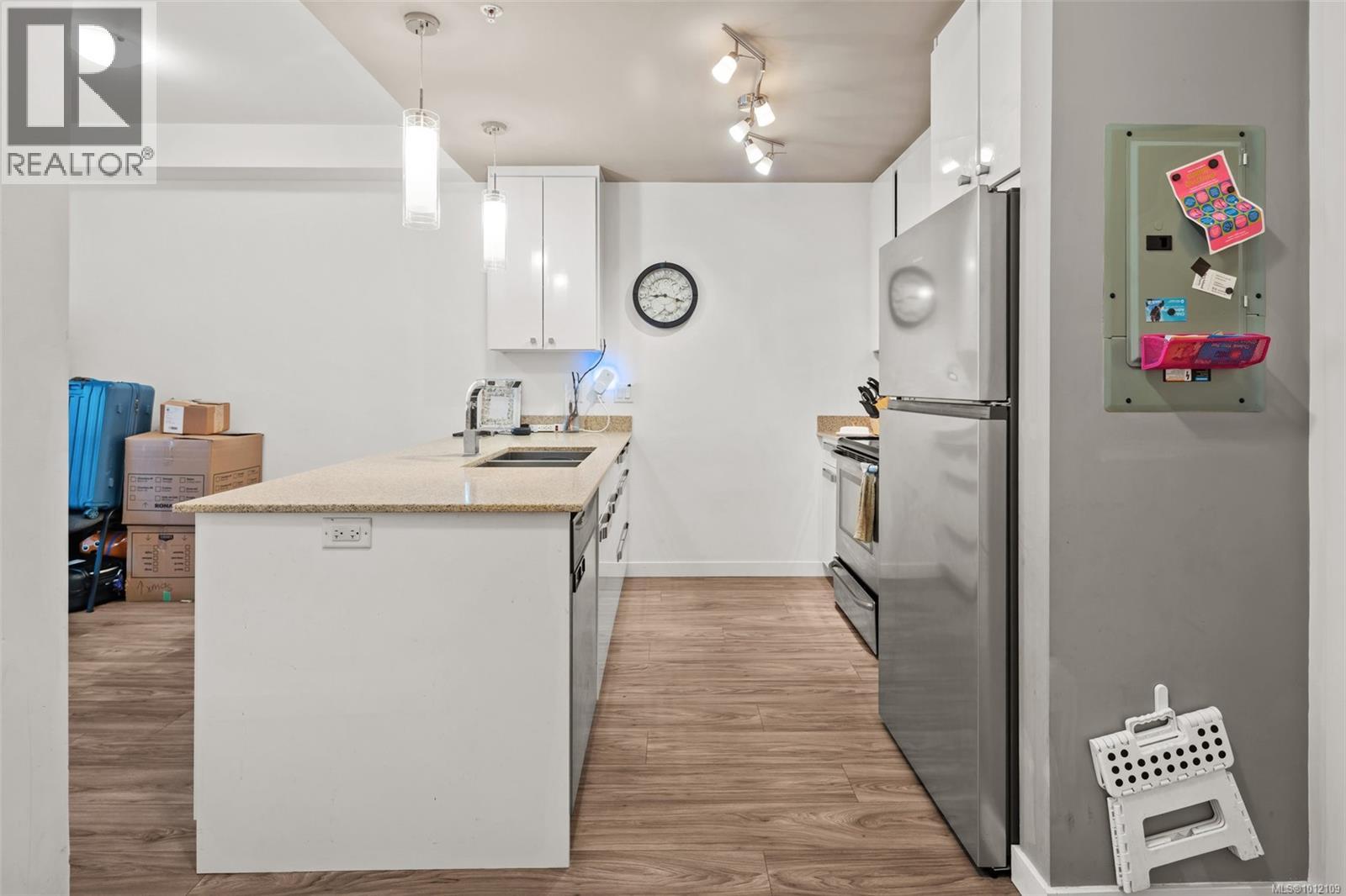 Photo 4 of 208 2871 Jacklin Rd, Langford BC