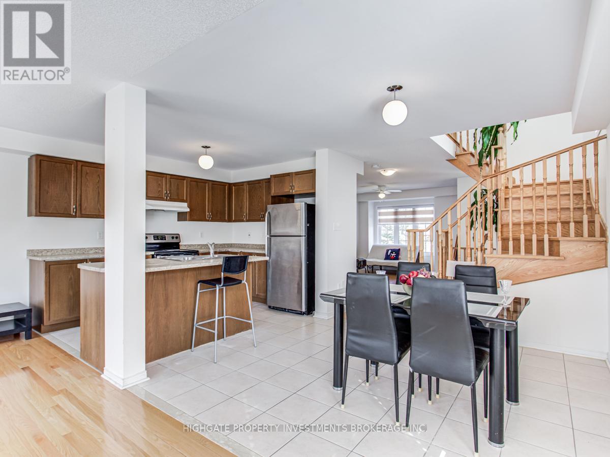 Photo 4 of Upper Room 2 130 Hucknall Road, Toronto ON