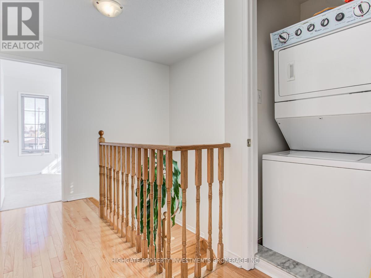 Photo 7 of Upper Room 2 130 Hucknall Road, Toronto ON