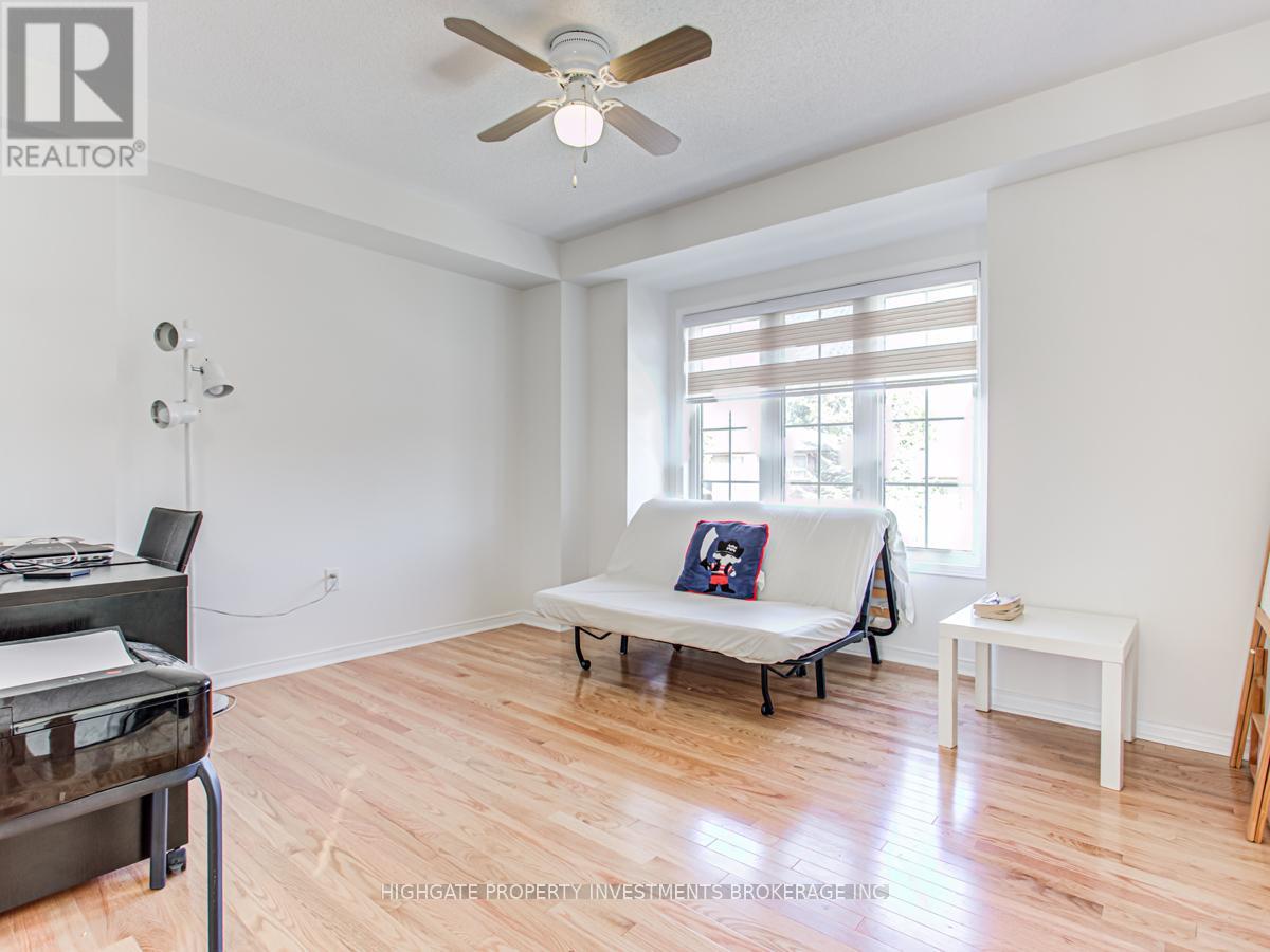 Photo 6 of Upper Room 2 130 Hucknall Road, Toronto ON