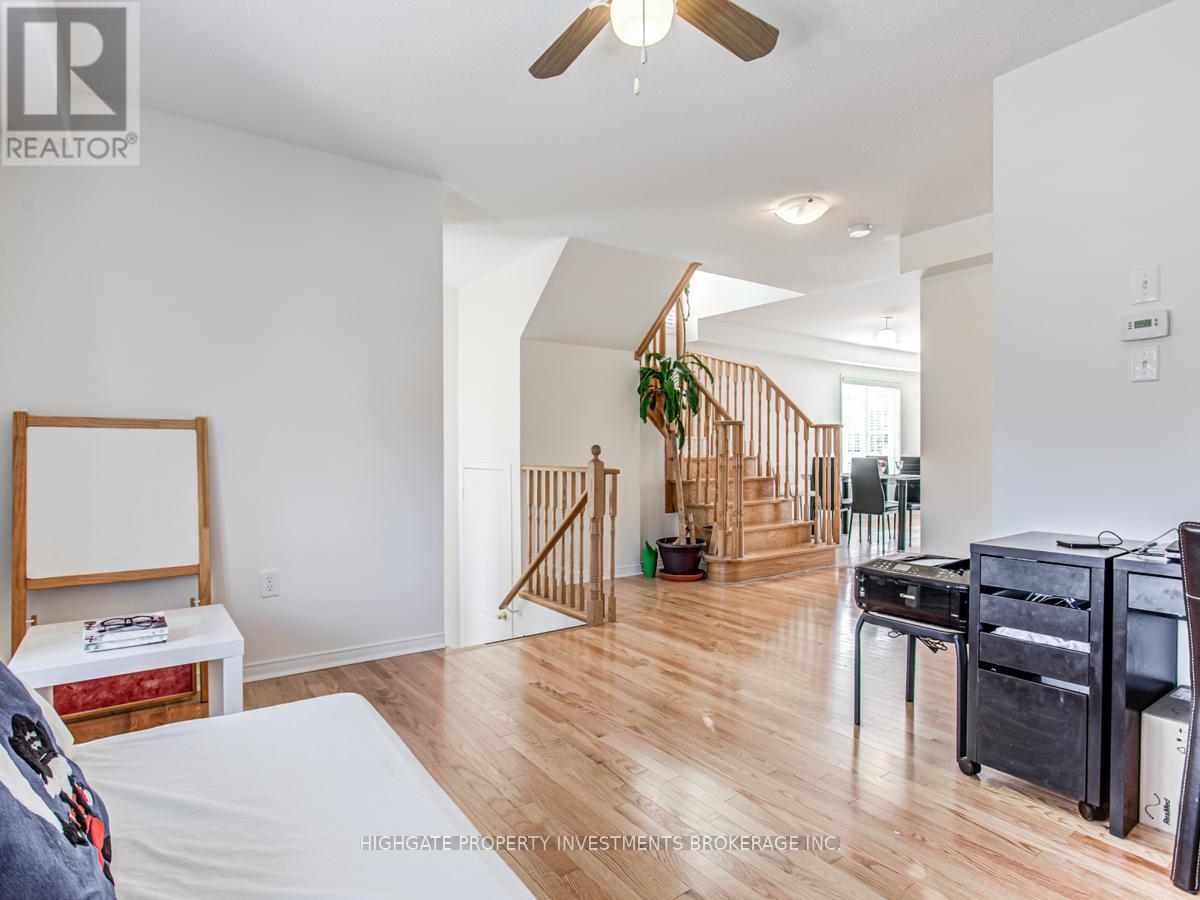 Photo 15 of Upper Room 2 130 Hucknall Road, Toronto ON