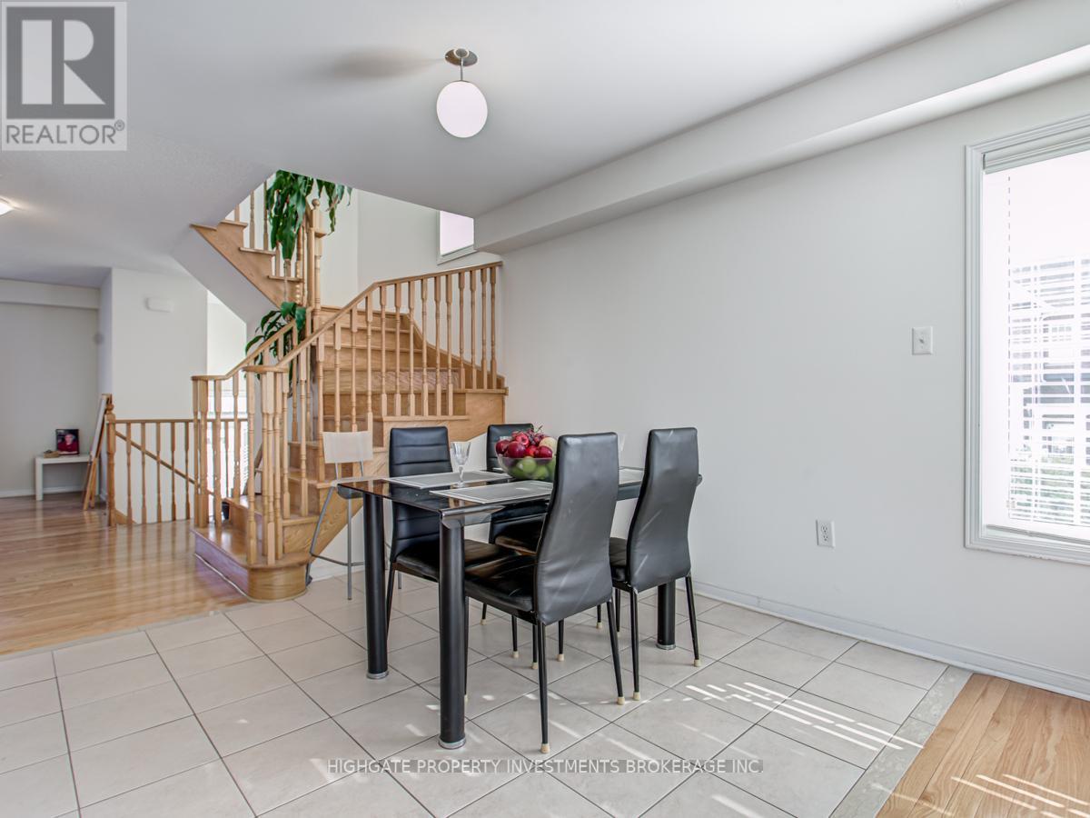 Photo 12 of Upper Room 2 130 Hucknall Road, Toronto ON