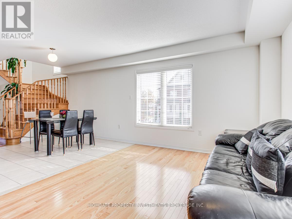 Photo 8 of Upper Room 2 130 Hucknall Road, Toronto ON