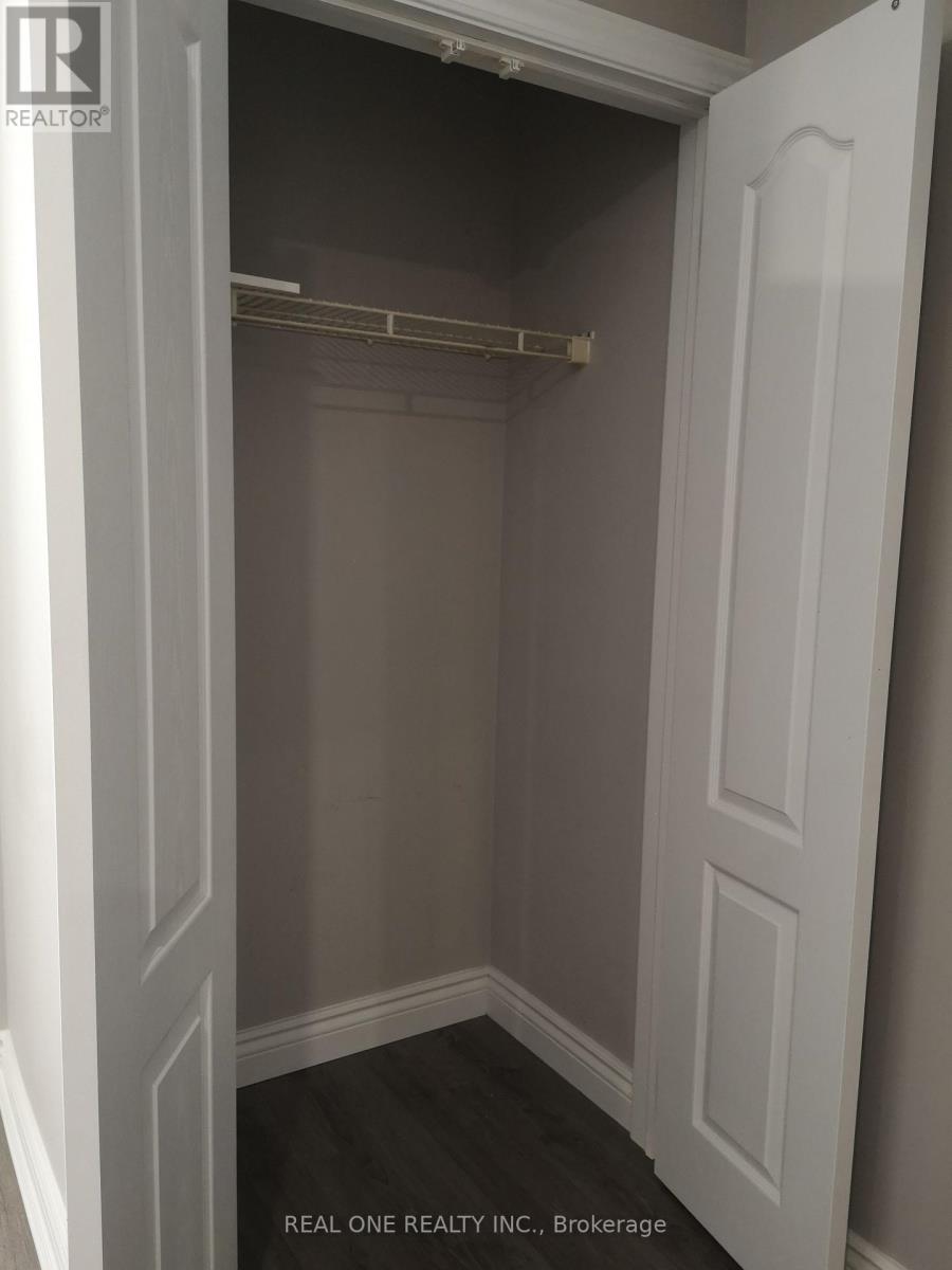 Photo 20 of D 2400 Munns Avenue, Oakville ON