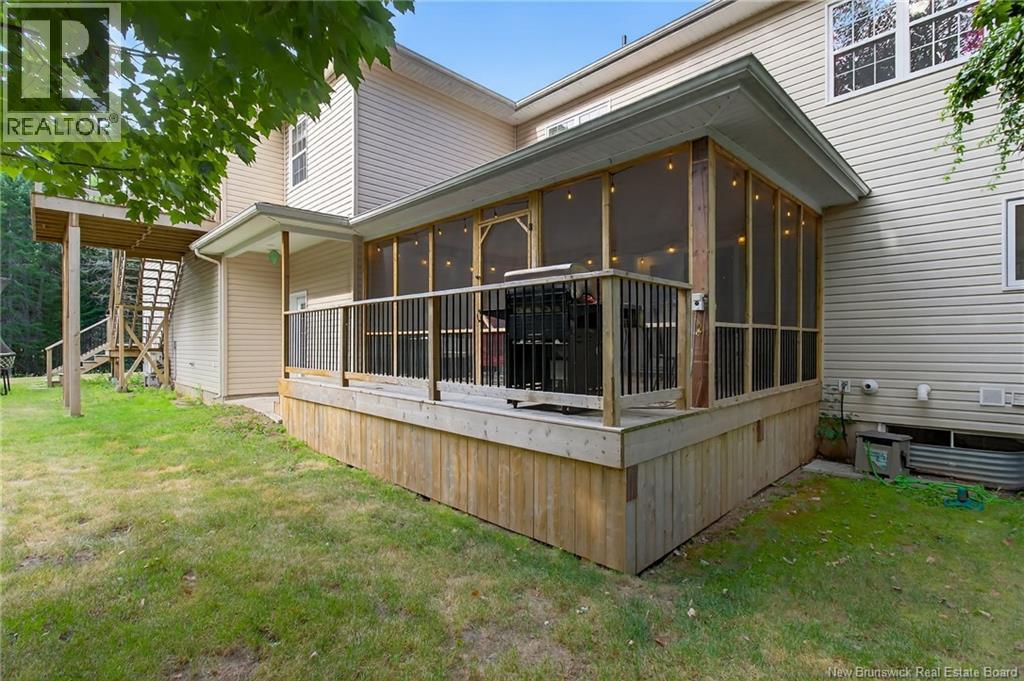 Photo 28 of 125 Rue Du Golf Street, Dieppe NB