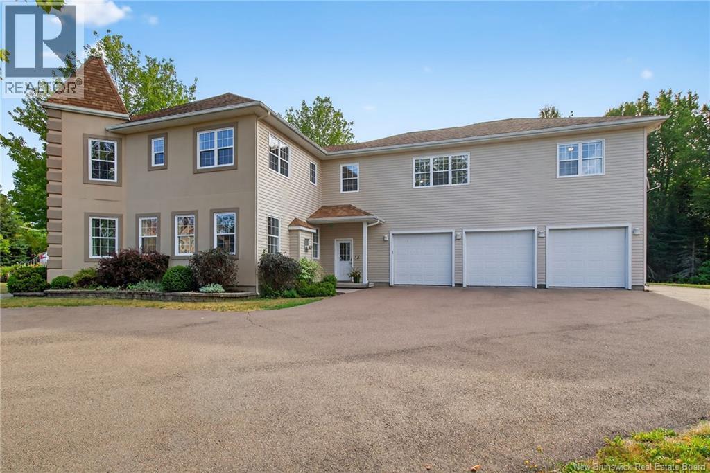 Photo 29 of 125 Rue Du Golf Street, Dieppe NB