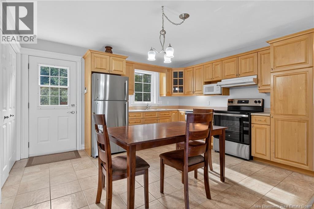 Photo 8 of 125 Rue Du Golf Street, Dieppe NB