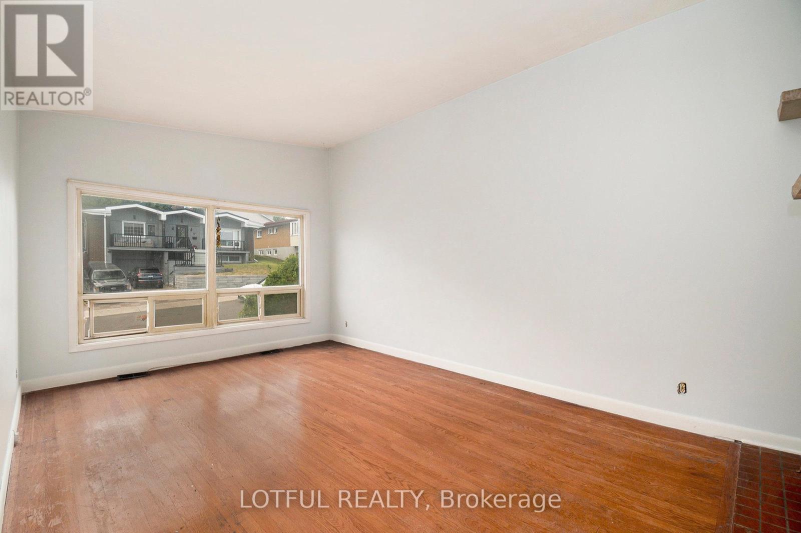 Photo 7 of 328 Perrier Avenue, Ottawa ON