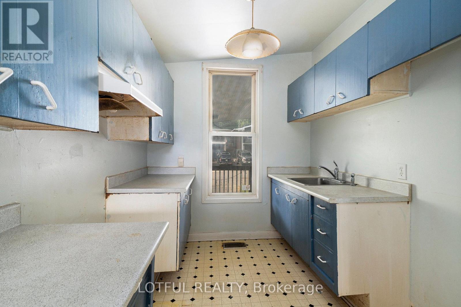 Photo 4 of 328 Perrier Avenue, Ottawa ON