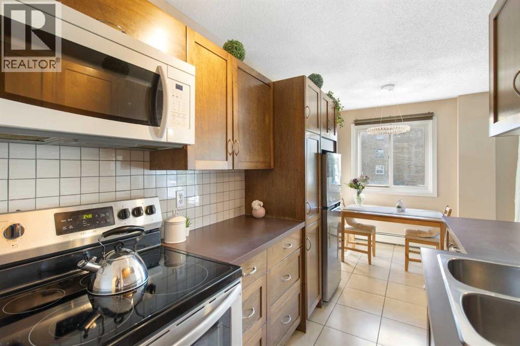 Photo 17 of 201 635 57 Avenue Sw, Calgary AB