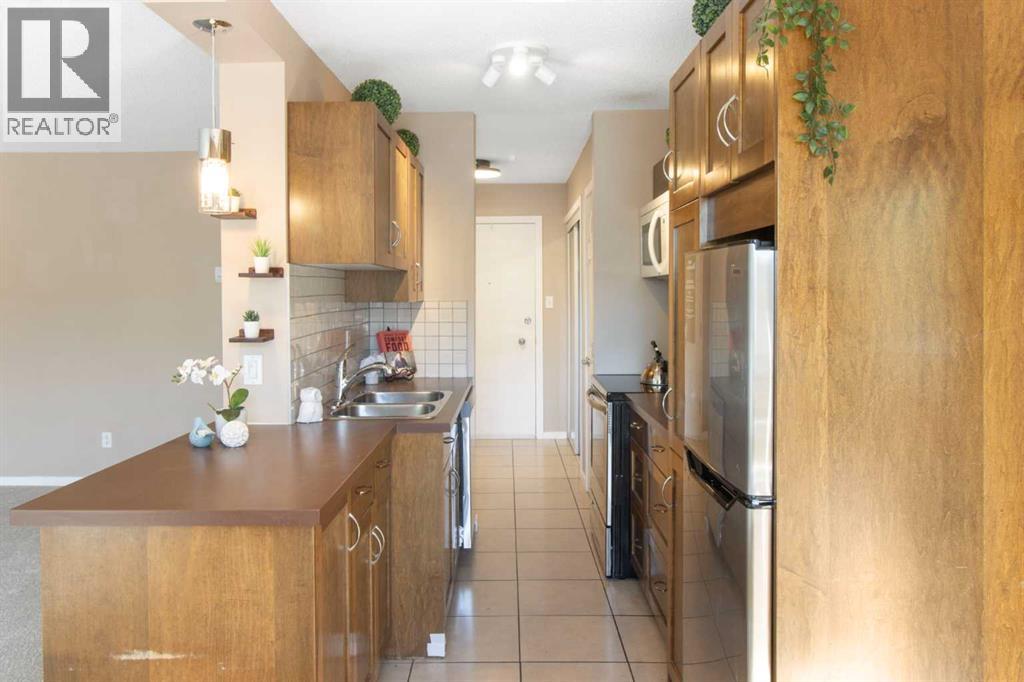 Photo 12 of 201 635 57 Avenue Sw, Calgary AB