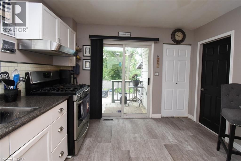 Photo 3 of 8 East 31st Street, Hamilton ON