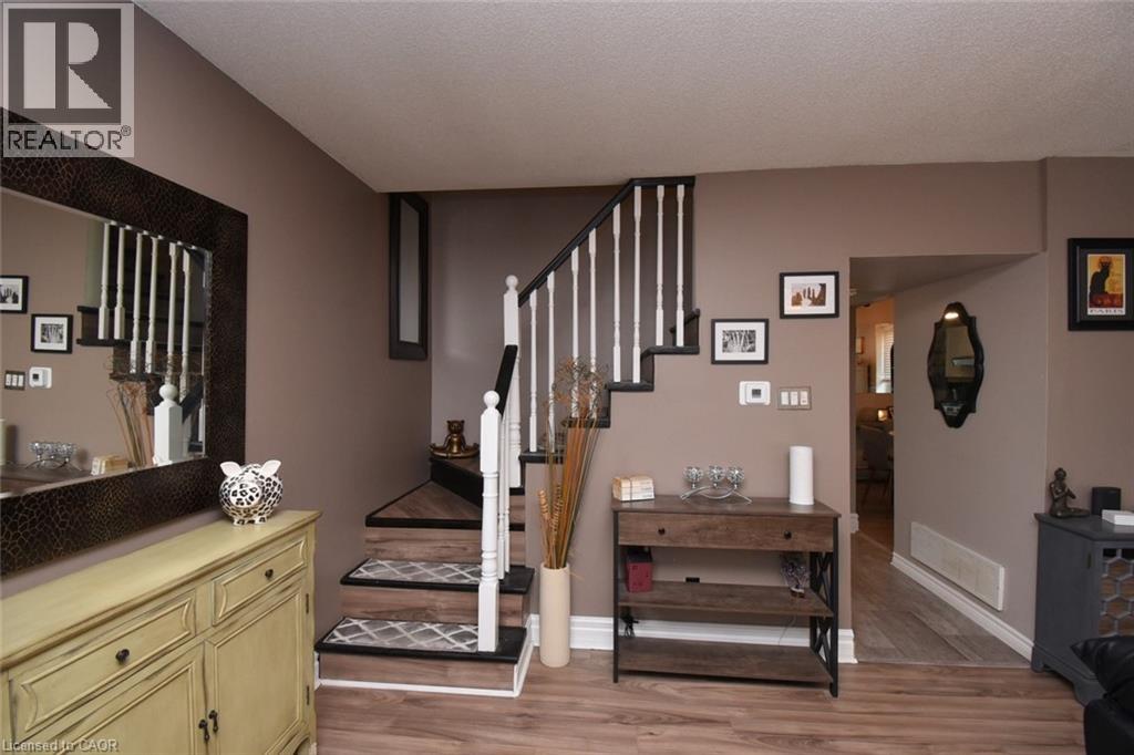 Photo 16 of 8 East 31st Street, Hamilton ON