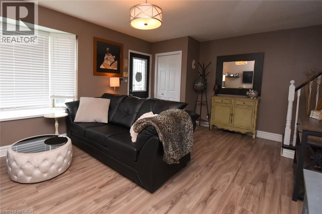 Photo 11 of 8 East 31st Street, Hamilton ON