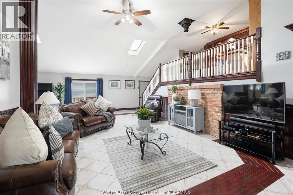 Photo 3 of 18332 Erieau Road, Chathamkent ON