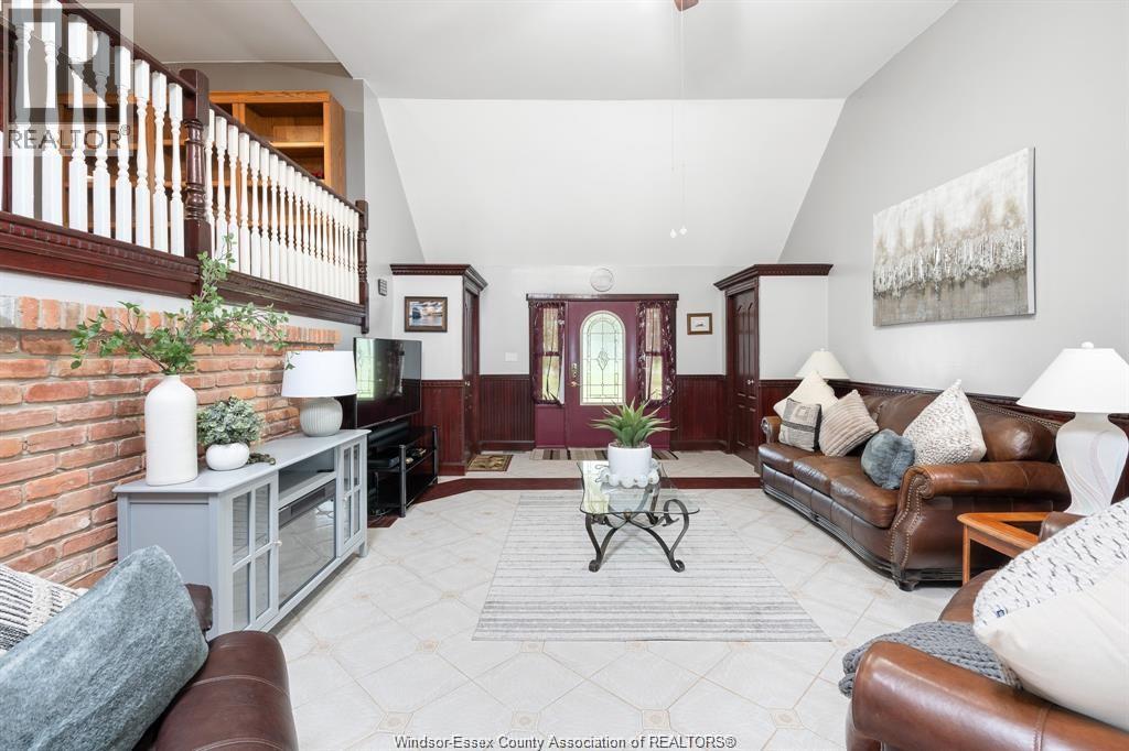 Photo 33 of 18332 Erieau Road, Chathamkent ON