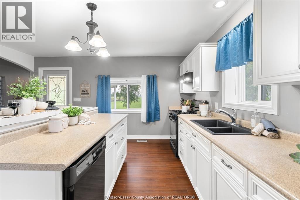 Photo 4 of 18332 Erieau Road, Chathamkent ON