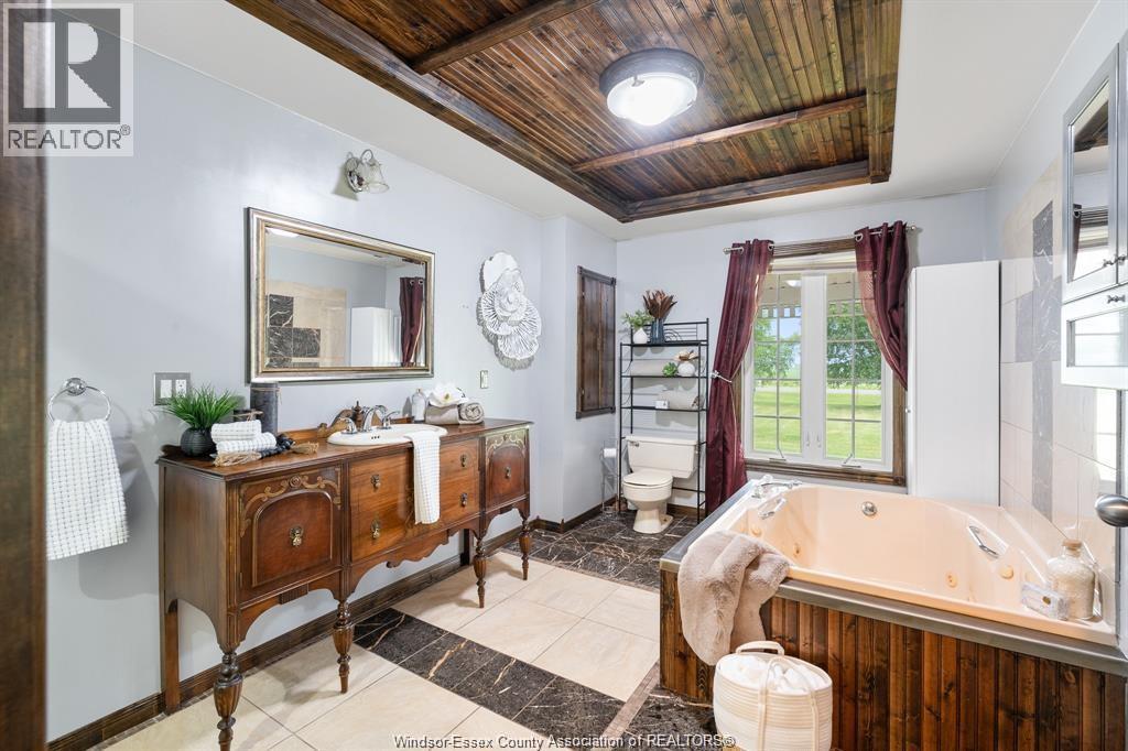 Photo 25 of 18332 Erieau Road, Chathamkent ON