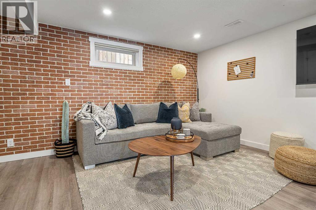 Photo 11 of 8611 Fairmont Drive Se, Calgary AB