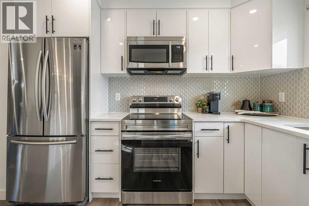 Photo 3 of 8611 Fairmont Drive Se, Calgary AB