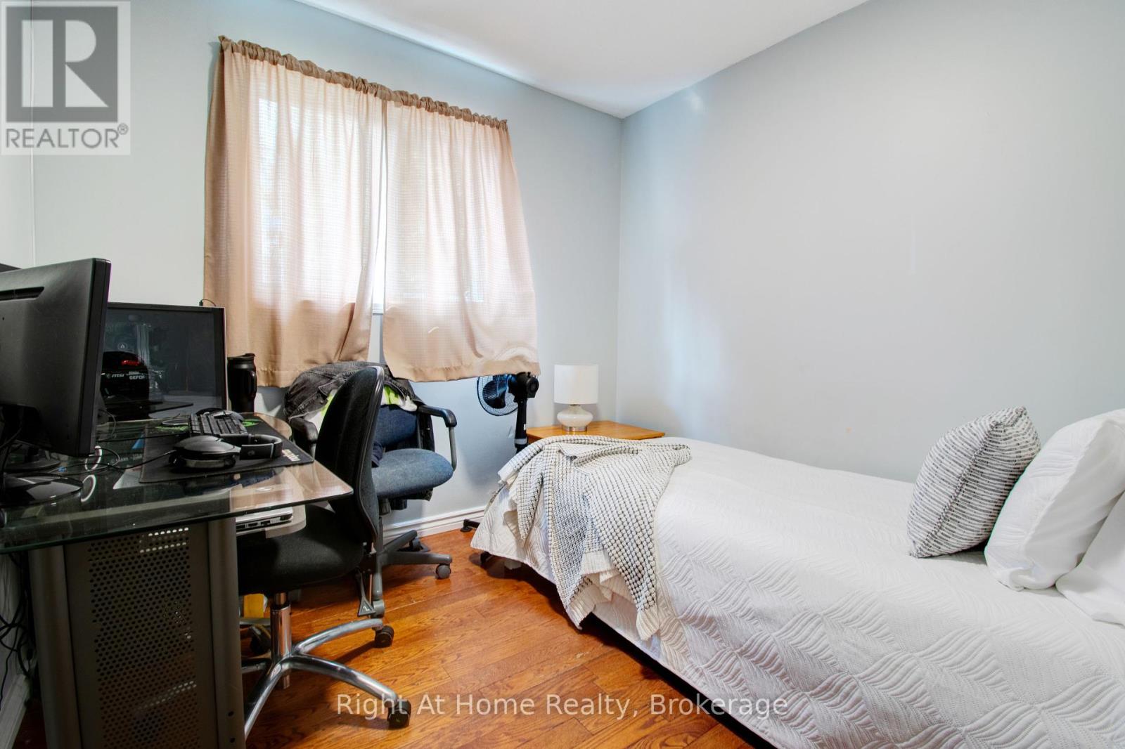 Photo 40 of 63 Martindale Crescent, Brampton ON