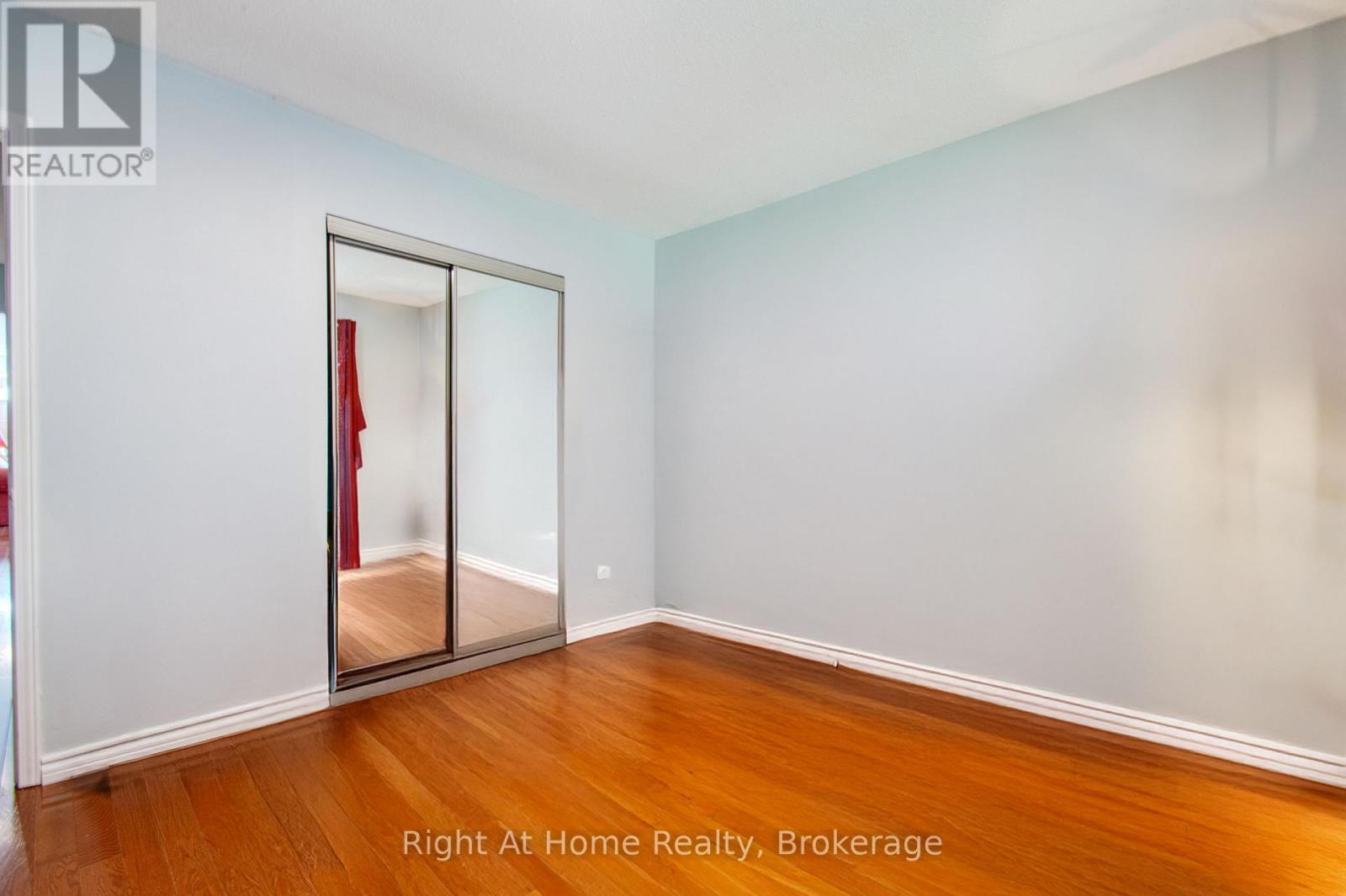 Photo 42 of 63 Martindale Crescent, Brampton ON