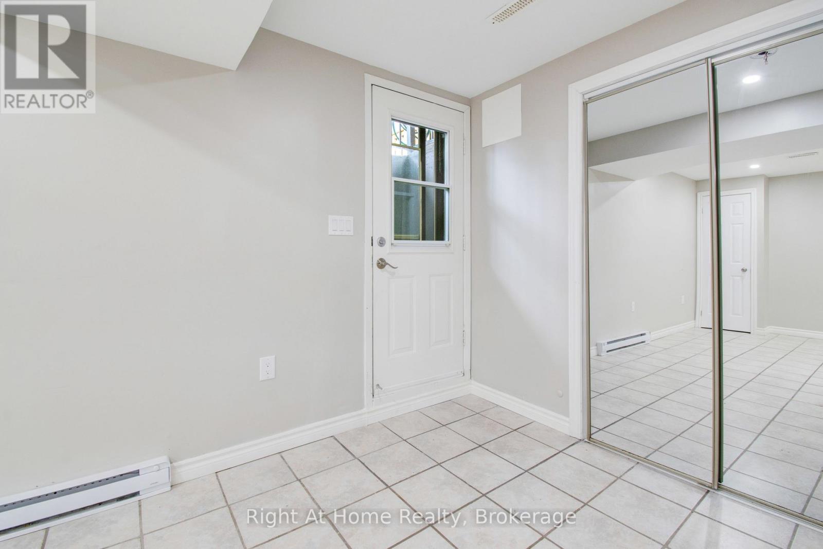Photo 35 of 63 Martindale Crescent, Brampton ON