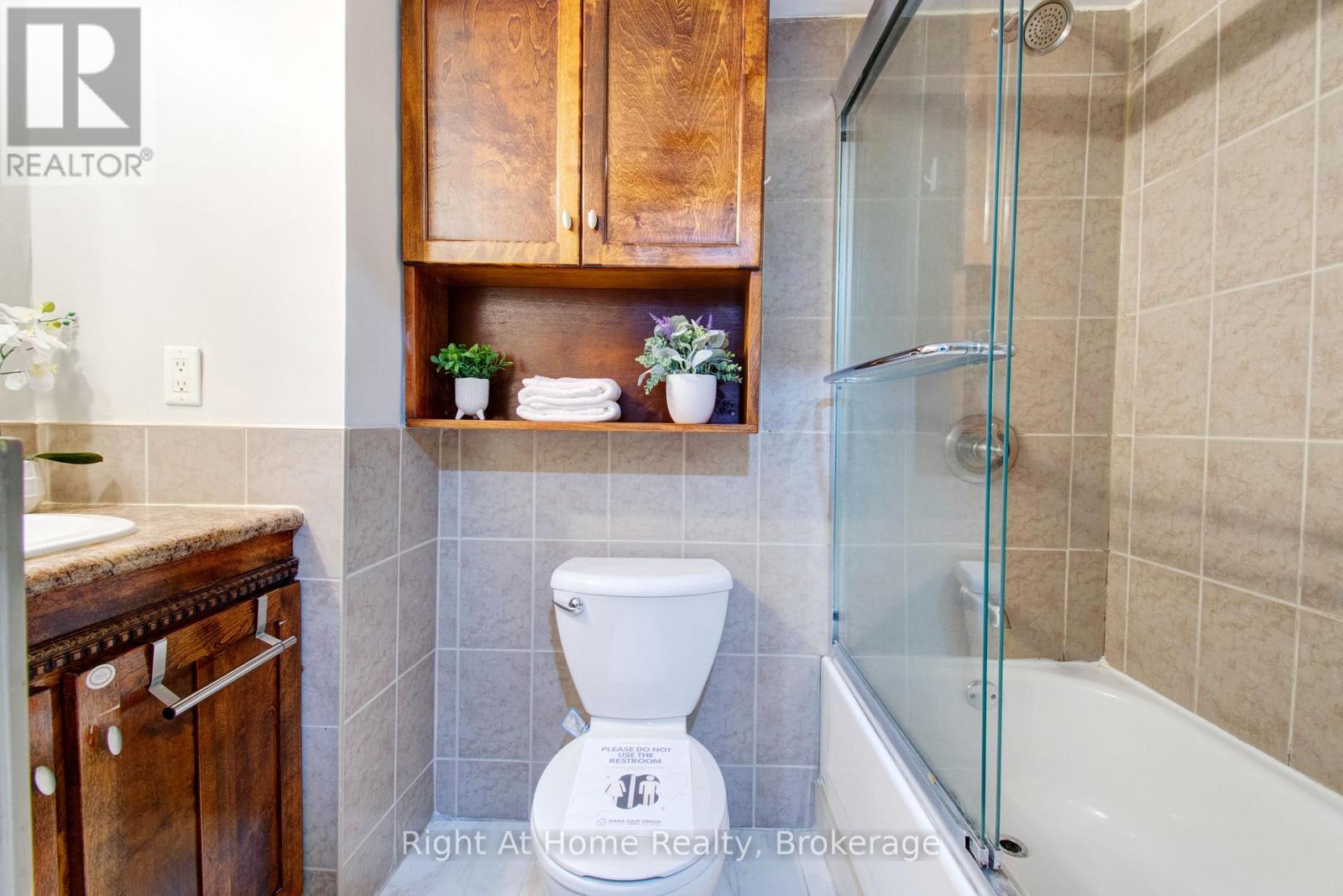 Photo 48 of 63 Martindale Crescent, Brampton ON