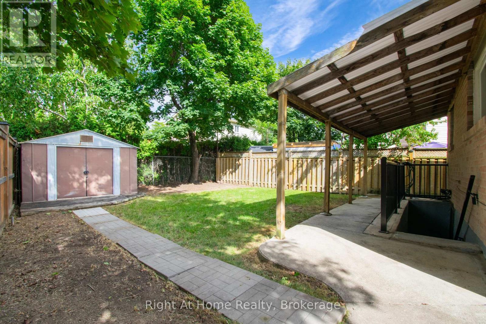 Photo 23 of 63 Martindale Crescent, Brampton ON